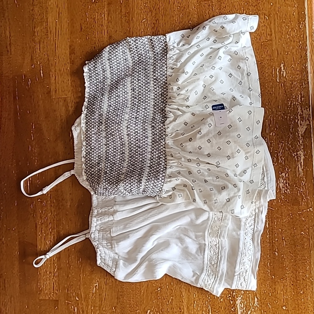 🆕️ NWT Bundle of White Spring Tops